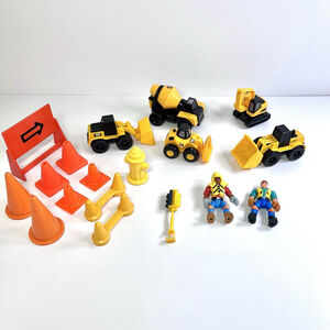 Set Of Construction Toys Assorted Heavy Equipment Cones Hydrant People CN